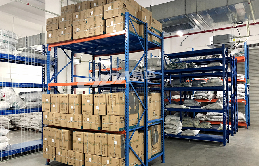 Pharmaceutical Industry Medium Duty Storage Shelves