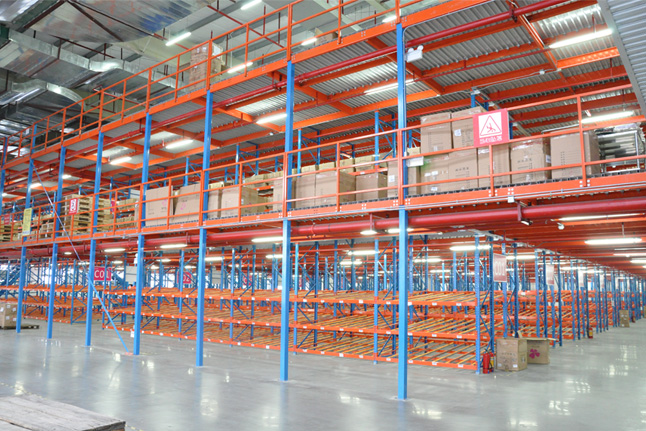 Attic warehouse rack and other types of rack combined design