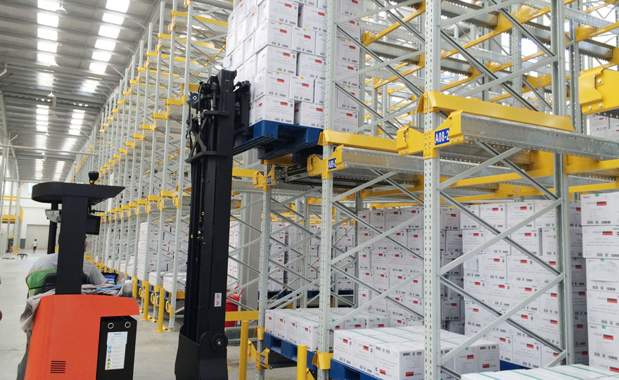 Cold storage forklift racks to choose which type of storage capacity