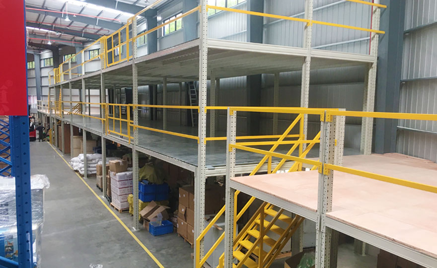 Warehouse attic platform racks, three-dimensional expansion