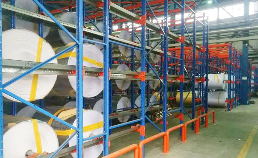 Textile warehouse rack, the warehouse space is drained