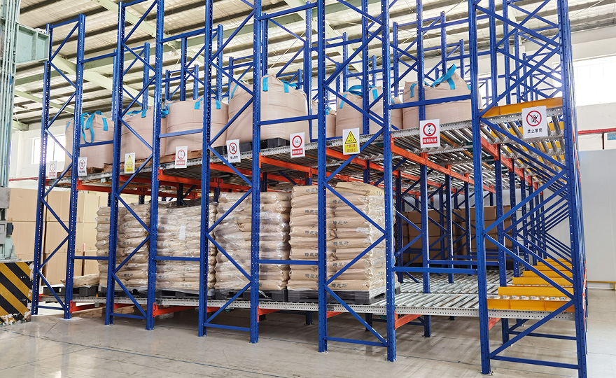 Gravity slide racking, a high-density storage solution for goods with first-in-first-out principle