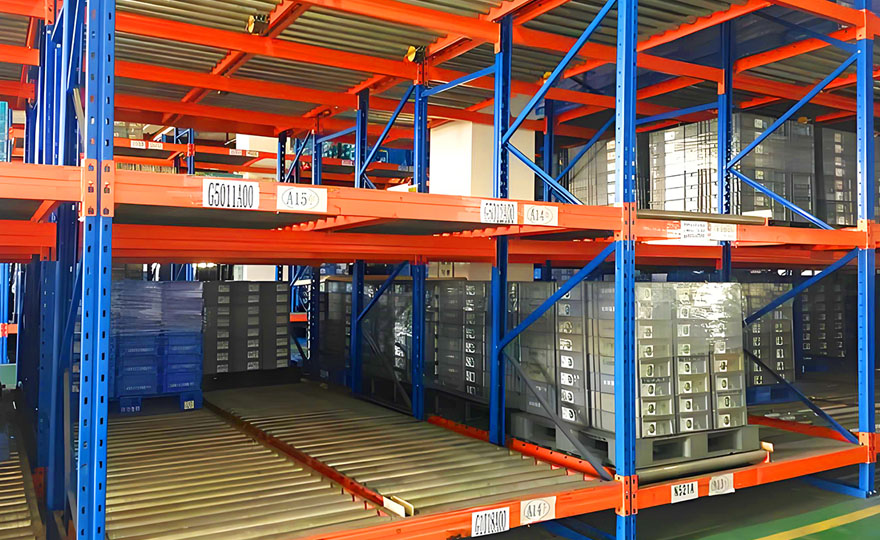 Warehouse gravity shelves, a dense and highly efficient storage solution