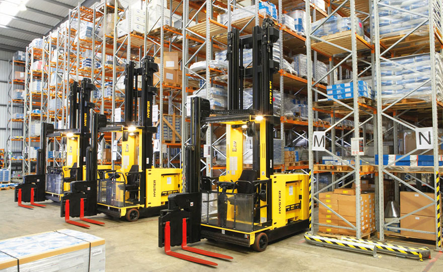 Which type of forklift is suitable for a 1800mm-wide passage? Analysis of Large-Scale Storage Shelving Suppliers