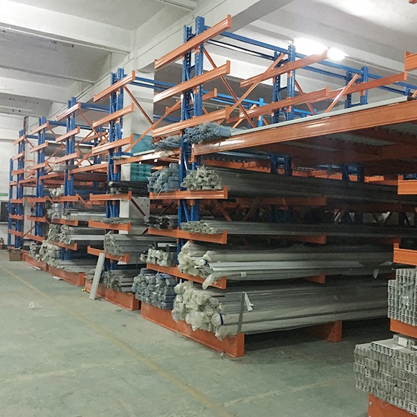 What types of industrial cantilever rack are there?