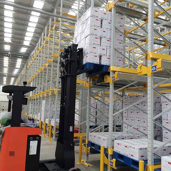 Forklift rack for cold storage