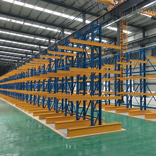 Cantilevered warehouse rack