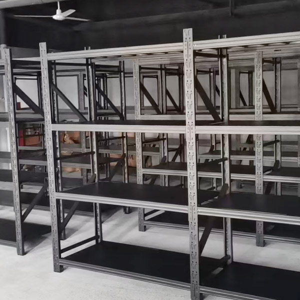 Standard cold storage shelves