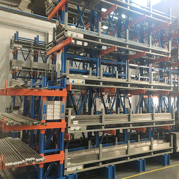 Cantilever rack