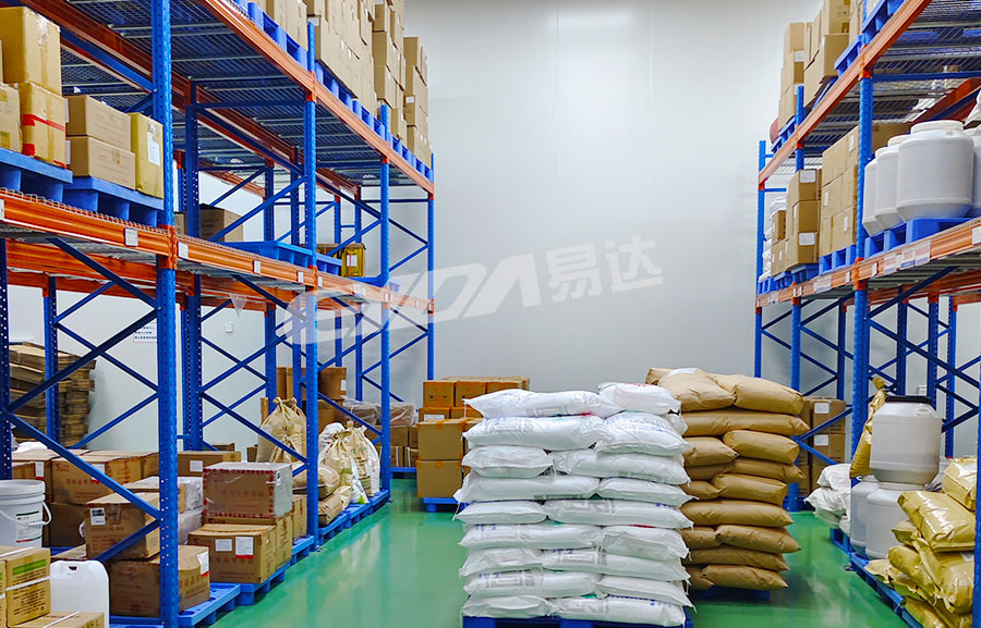 Heavy-duty pallet racking