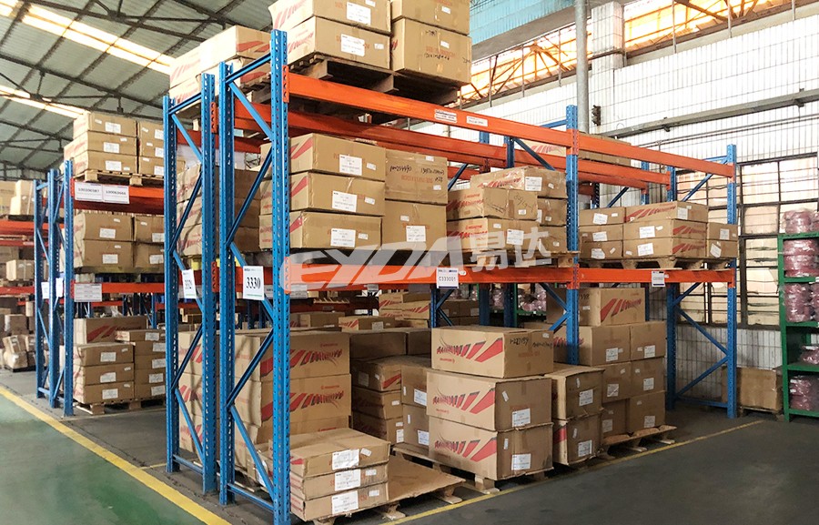 Heavy-duty pallet racking