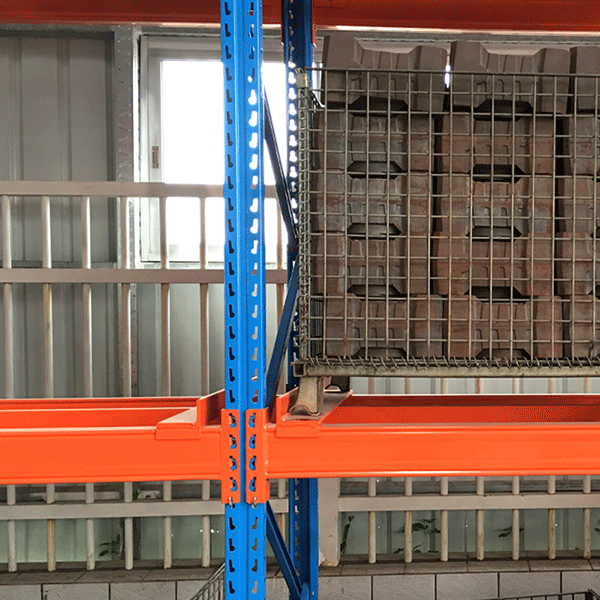 P-shaped hole rack