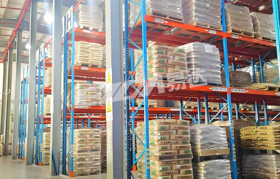 heavy-duty pallet shelves