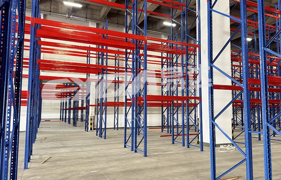 heavy-duty pallet rack
